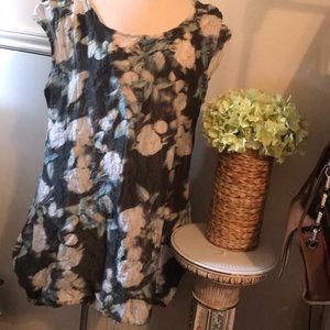 Bryn Walker Floral Tunic! 💐
